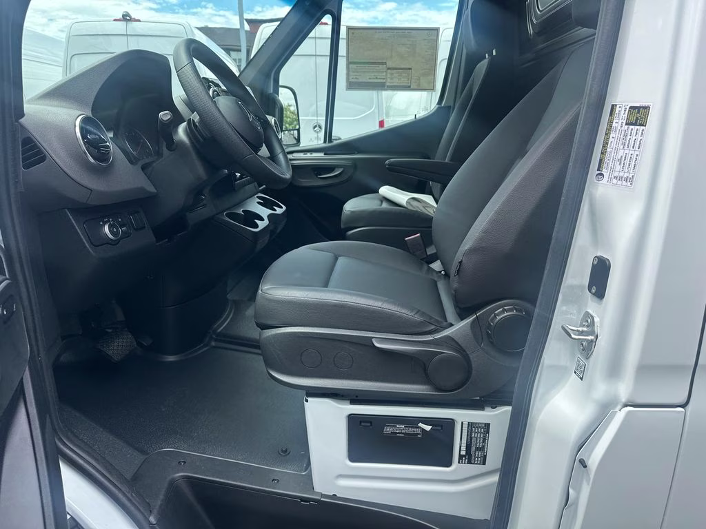 2026 Arctic Mercedes-Benz Sprinter 2500 Cargo 170 WB RWD Van