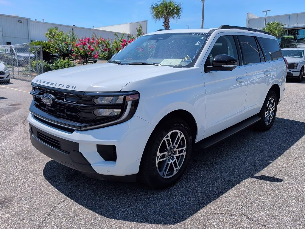 2025 Oxford White Ford Expedition Active RWD SUV