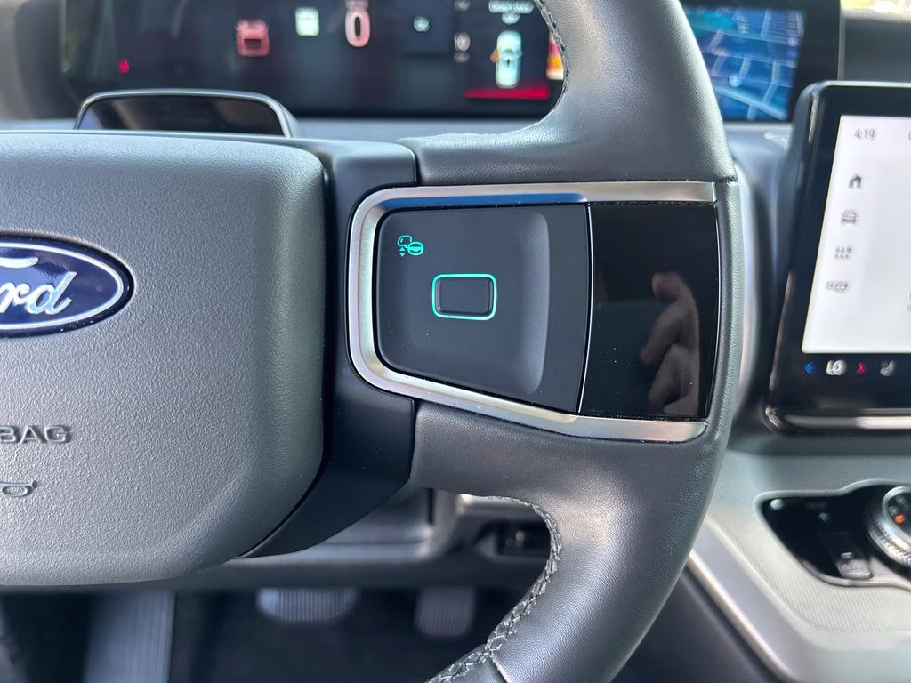 2025 Oxford White Ford Expedition Active RWD SUV