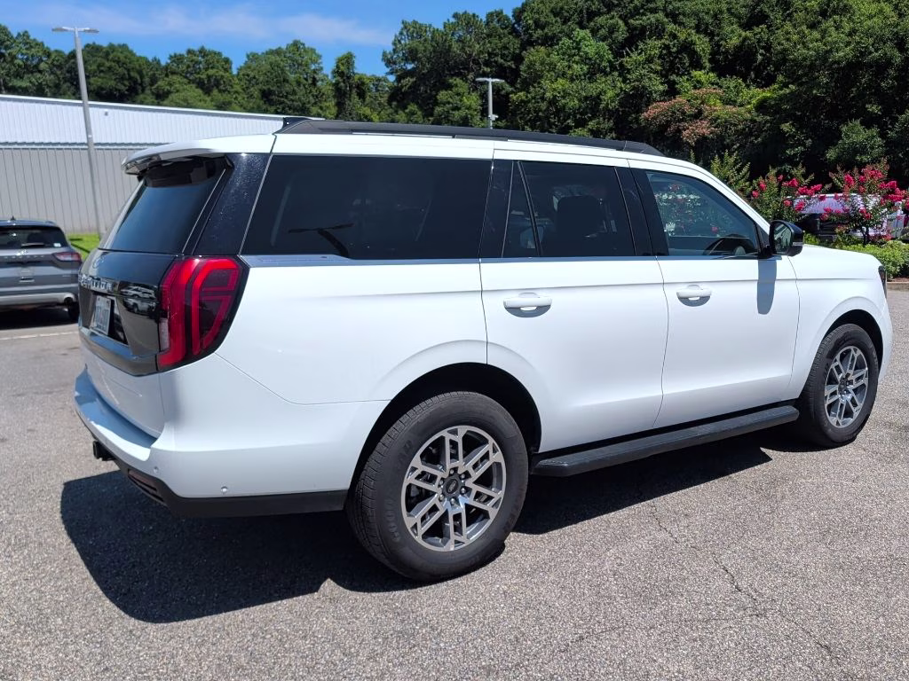 2025 Oxford White Ford Expedition Active RWD SUV