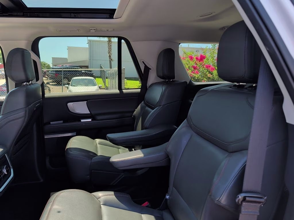 2025 Oxford White Ford Expedition Active RWD SUV
