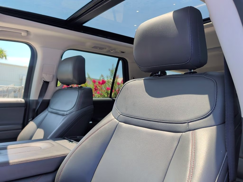 2025 Oxford White Ford Expedition Active RWD SUV