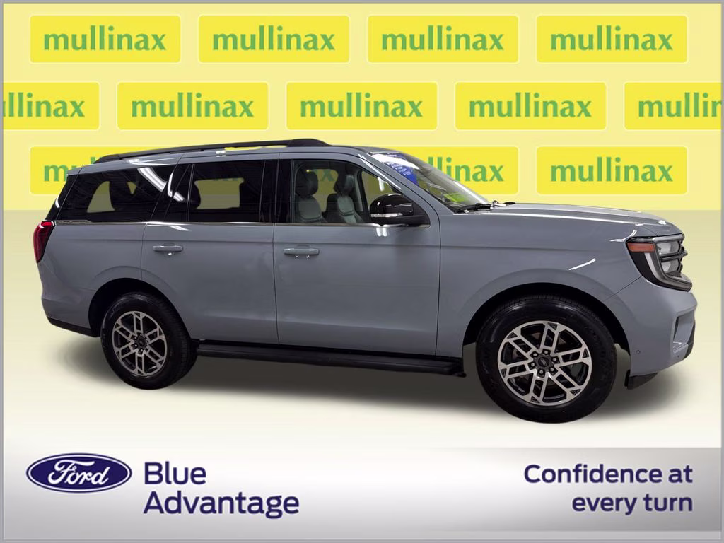 2025 Glacier Gray Metallic TriCoat Ford Expedition Active RWD SUV