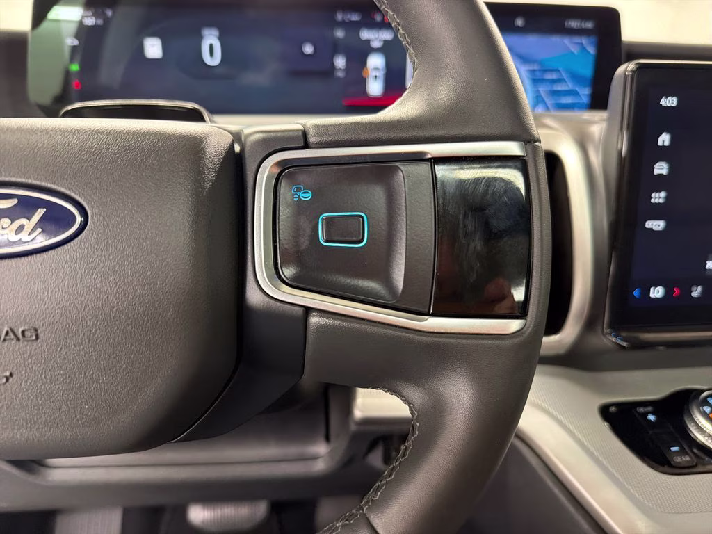 2025 Glacier Gray Metallic TriCoat Ford Expedition Active RWD SUV