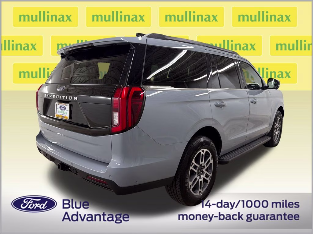 2025 Glacier Gray Metallic TriCoat Ford Expedition Active RWD SUV