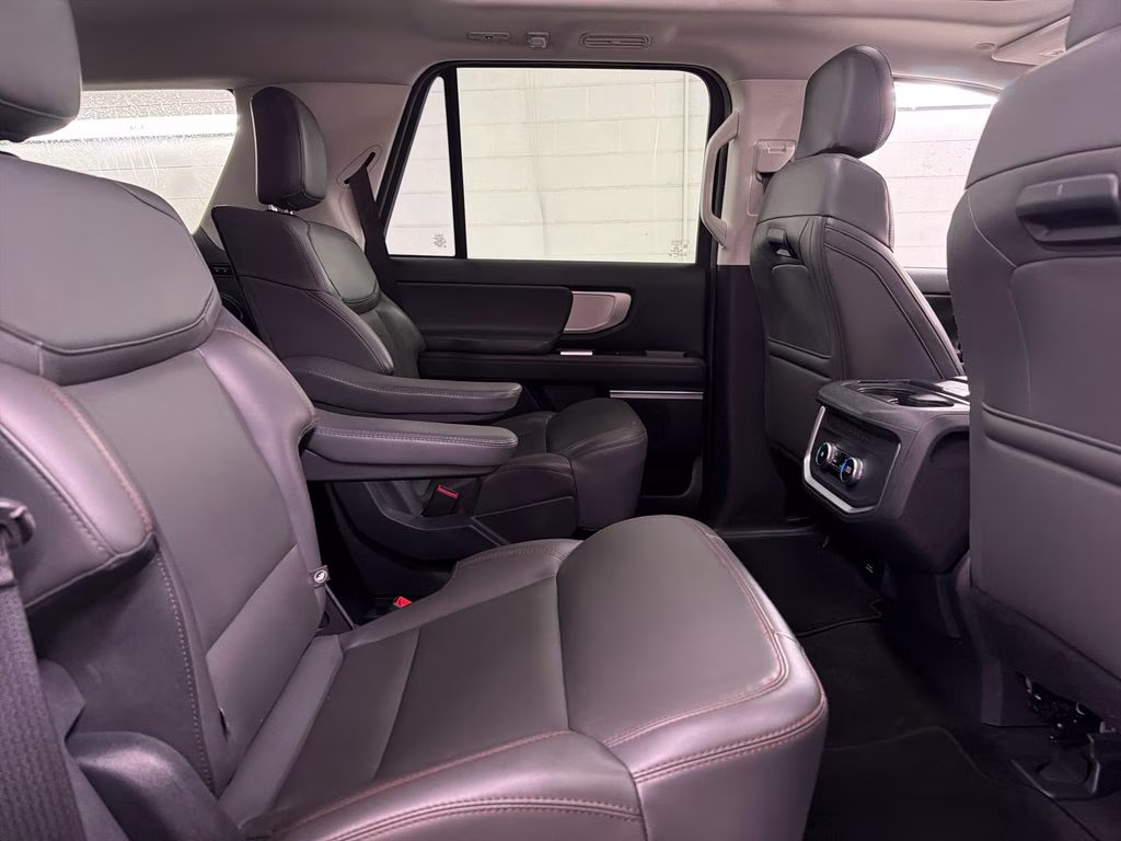 2025 Glacier Gray Metallic TriCoat Ford Expedition Active RWD SUV