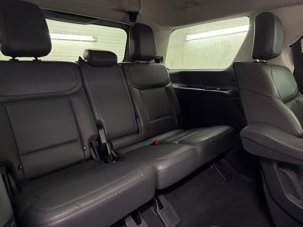 2025 Glacier Gray Metallic TriCoat Ford Expedition Active RWD SUV