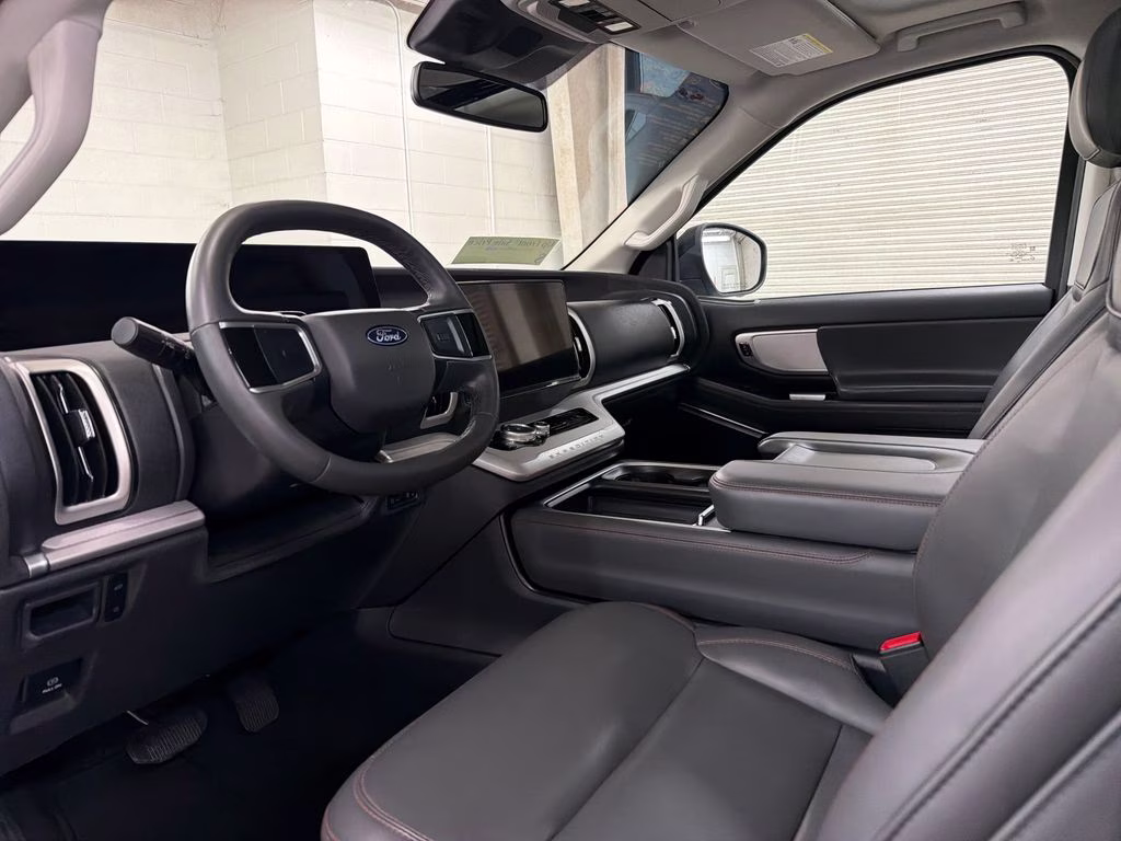 2025 Glacier Gray Metallic TriCoat Ford Expedition Active RWD SUV