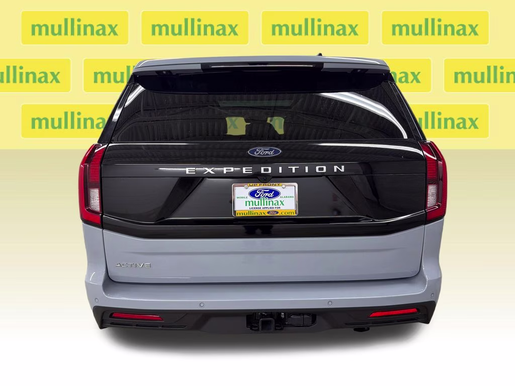 2025 Glacier Gray Metallic TriCoat Ford Expedition Active RWD SUV