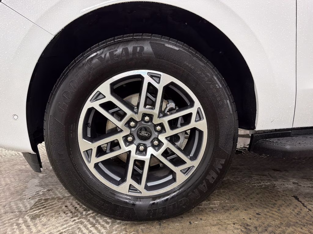 2025 Oxford White Ford Expedition Active RWD SUV