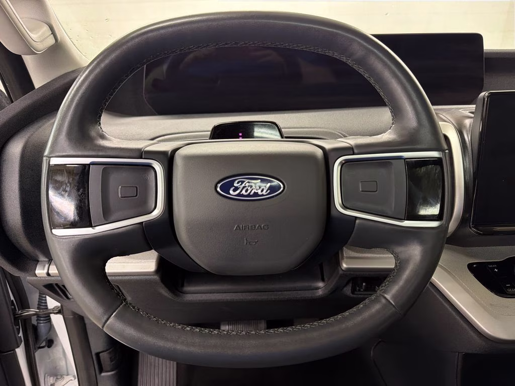 2025 Oxford White Ford Expedition Active RWD SUV