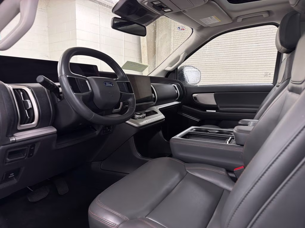 2025 Oxford White Ford Expedition Active RWD SUV