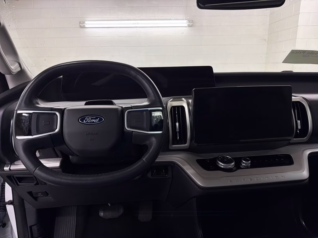 2025 Oxford White Ford Expedition Active RWD SUV