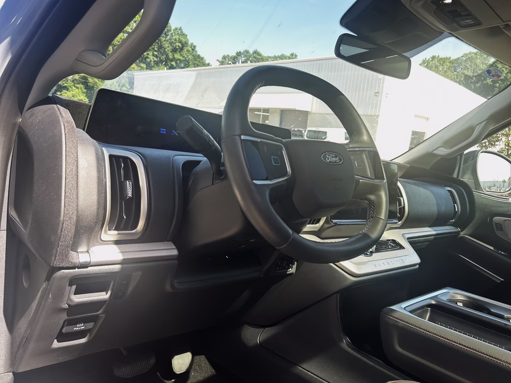 2025 Glacier Gray Metallic TriCoat Ford Expedition Active RWD SUV