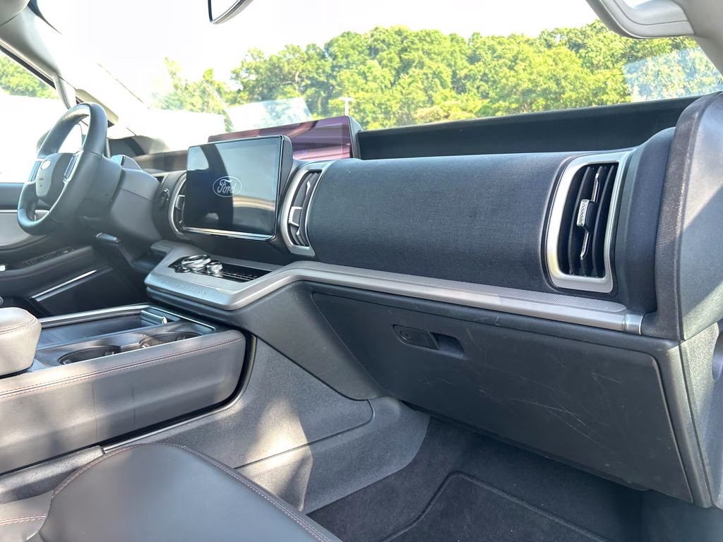 2025 Oxford White Ford Expedition Active RWD SUV