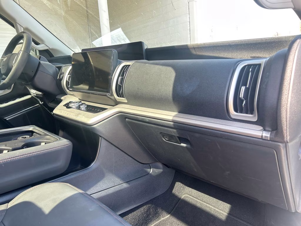 2025 Glacier Gray Metallic TriCoat Ford Expedition Active RWD SUV