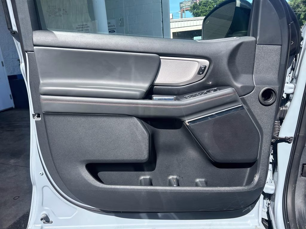 2025 Glacier Gray Metallic TriCoat Ford Expedition Active RWD SUV