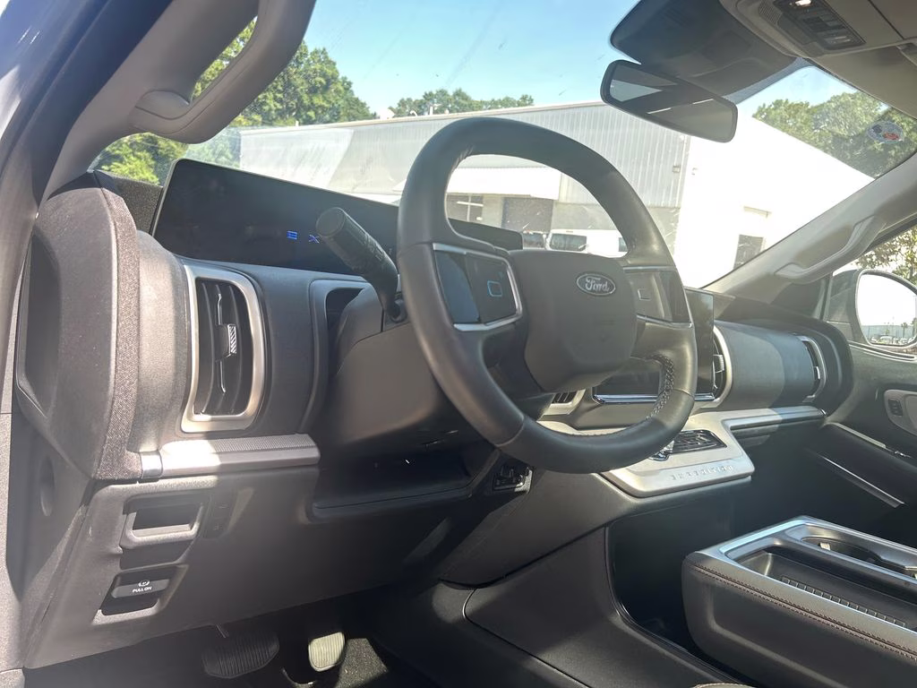 2025 Glacier Gray Metallic TriCoat Ford Expedition Active RWD SUV