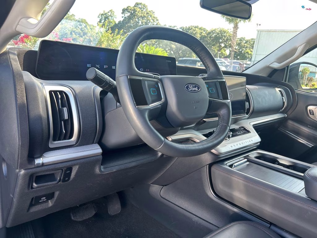 2025 Oxford White Ford Expedition Active RWD SUV
