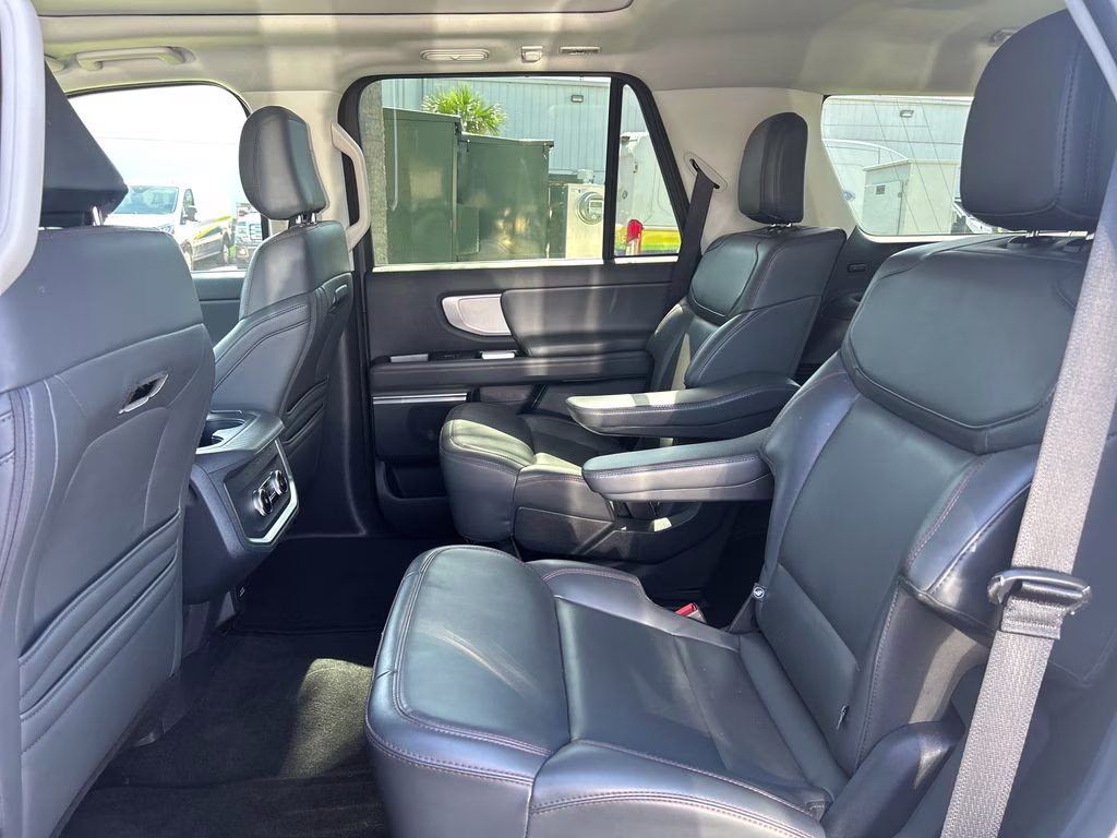 2025 Oxford White Ford Expedition Active RWD SUV