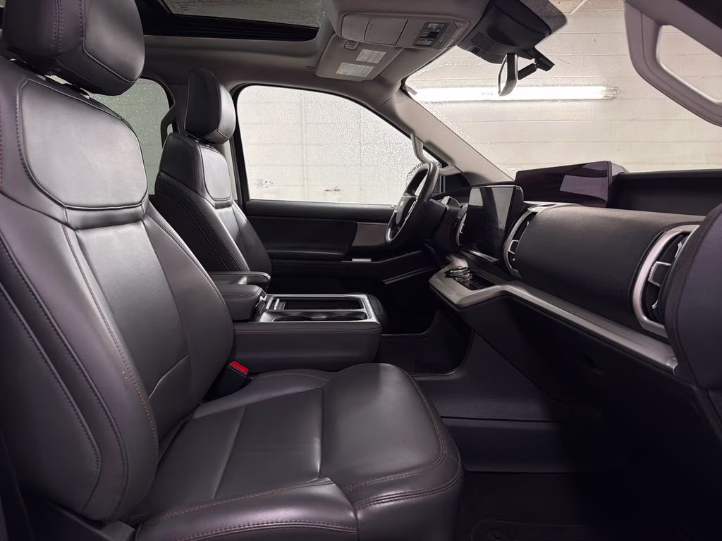 2025 Oxford White Ford Expedition Active RWD SUV