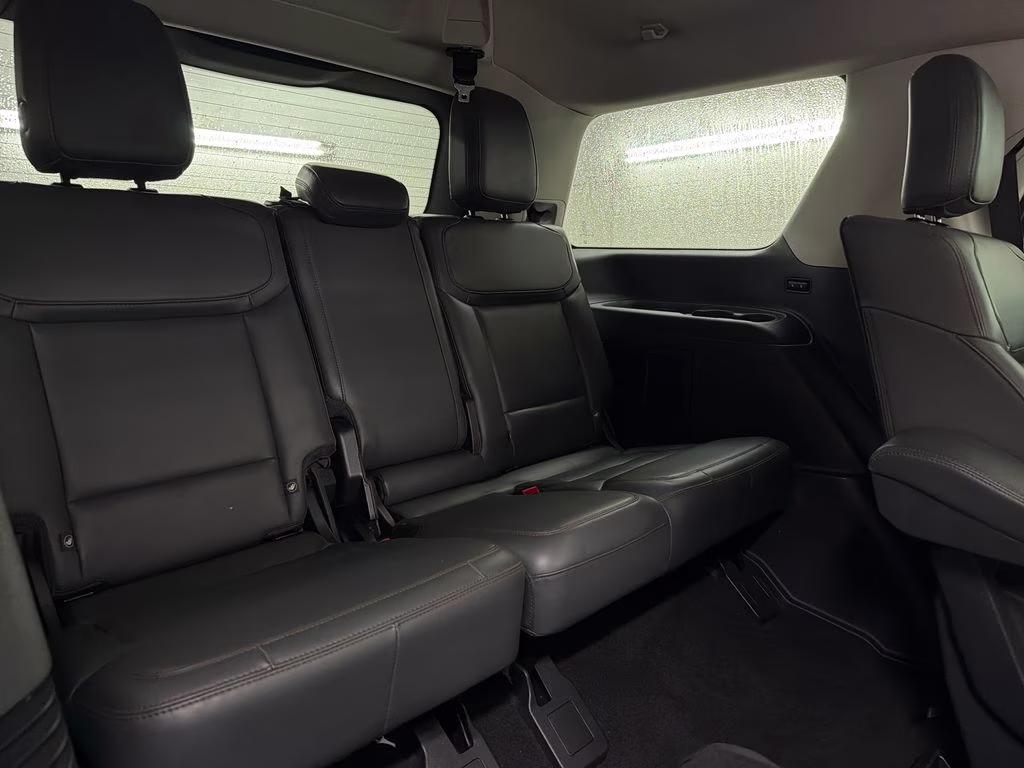 2025 Oxford White Ford Expedition Active RWD SUV