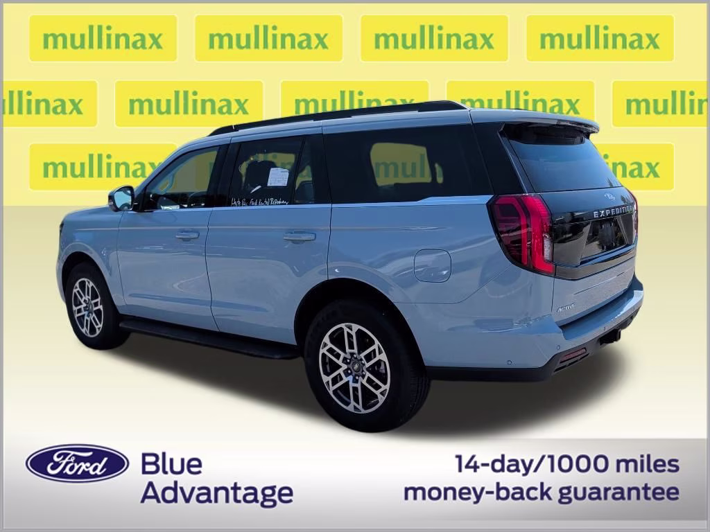 2025 Glacier Gray Metallic TriCoat Ford Expedition Active RWD SUV