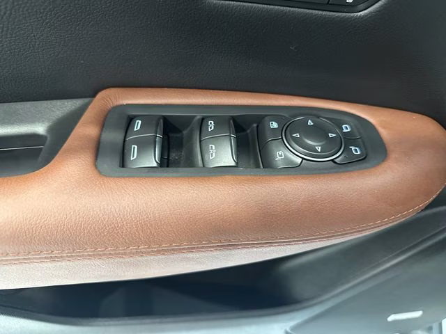 2025 Crystal White Tricoat Cadillac XT5 Sport AWD SUV
