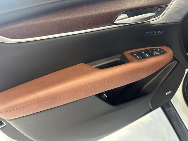 2025 Crystal White Tricoat Cadillac XT5 Sport AWD SUV