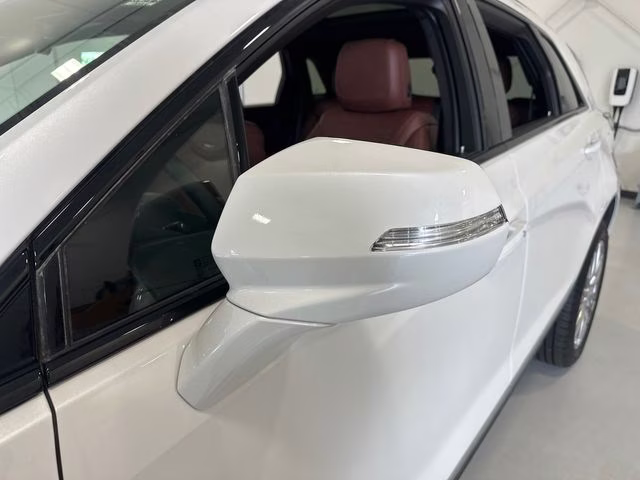 2025 Crystal White Tricoat Cadillac XT5 Sport AWD SUV