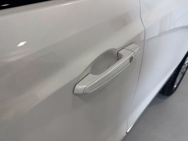 2025 Crystal White Tricoat Cadillac XT5 Sport AWD SUV