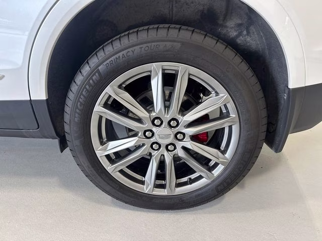 2025 Crystal White Tricoat Cadillac XT5 Sport AWD SUV