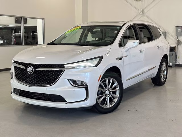 2022 White Frost Tricoat Buick Enclave Avenir AWD SUV