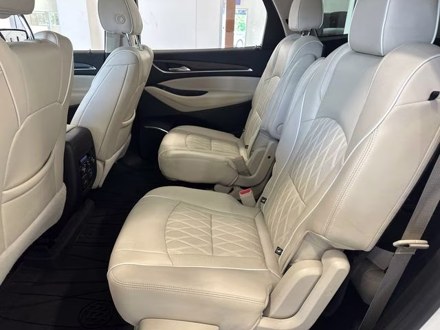 2022 White Frost Tricoat Buick Enclave Avenir AWD SUV