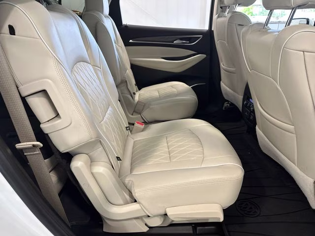 2022 White Frost Tricoat Buick Enclave Avenir AWD SUV