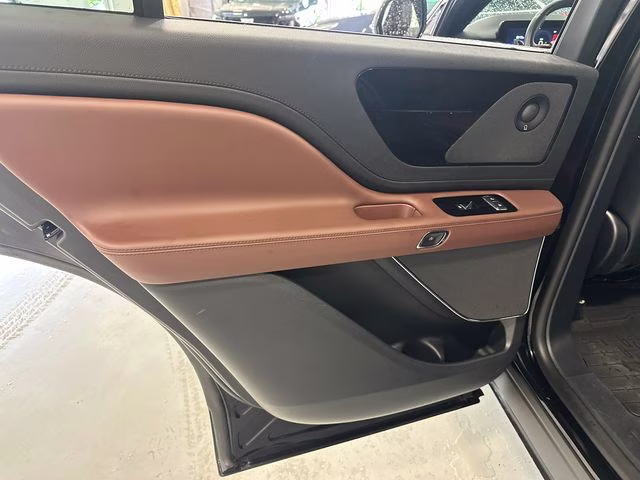 2025 Black Lincoln Aviator Reserve AWD SUV