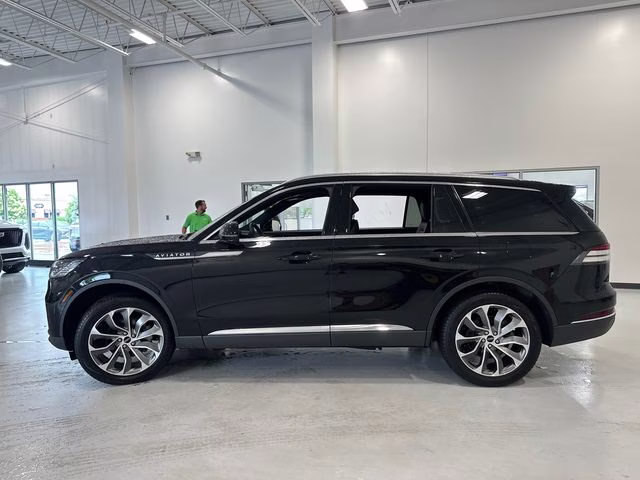2025 Black Lincoln Aviator Reserve AWD SUV