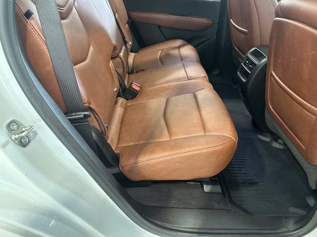 2025 Crystal White Tricoat Cadillac XT5 Sport AWD SUV