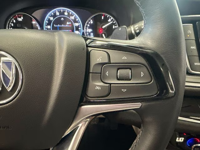 2022 White Frost Tricoat Buick Enclave Avenir AWD SUV