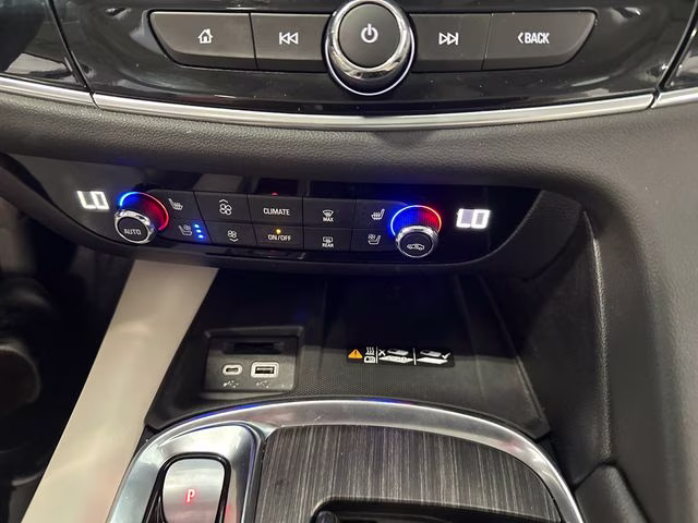 2022 White Frost Tricoat Buick Enclave Avenir AWD SUV