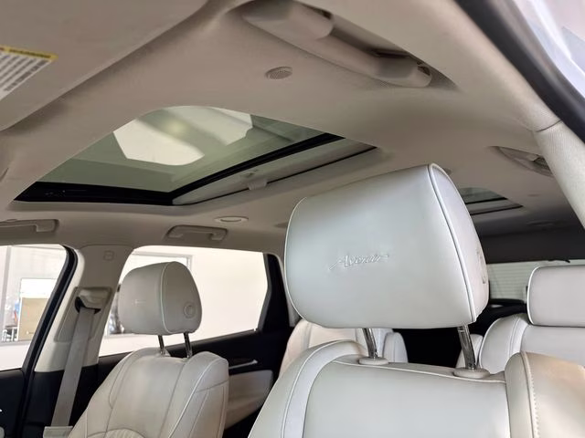 2022 White Frost Tricoat Buick Enclave Avenir AWD SUV