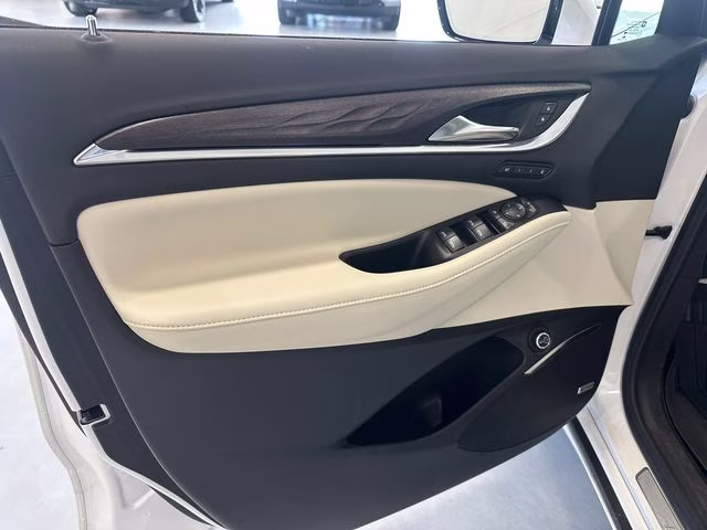 2022 White Frost Tricoat Buick Enclave Avenir AWD SUV