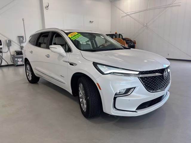 2022 White Frost Tricoat Buick Enclave Avenir AWD SUV