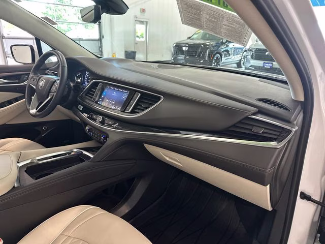 2022 White Frost Tricoat Buick Enclave Avenir AWD SUV