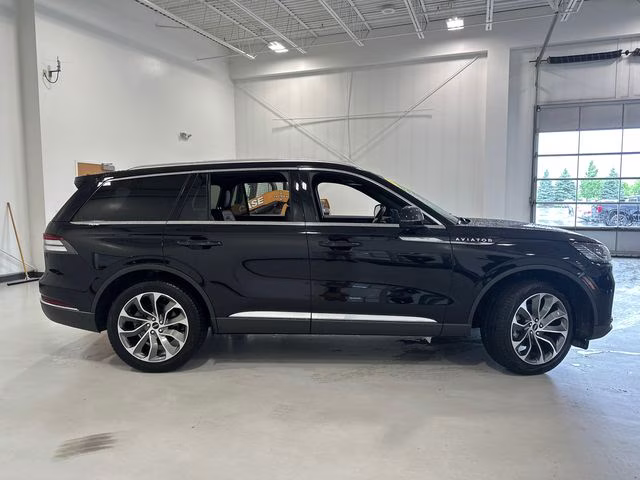 2025 Black Lincoln Aviator Reserve AWD SUV