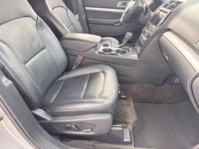2016 Ingot Silver Ford Explorer XLT FWD SUV
