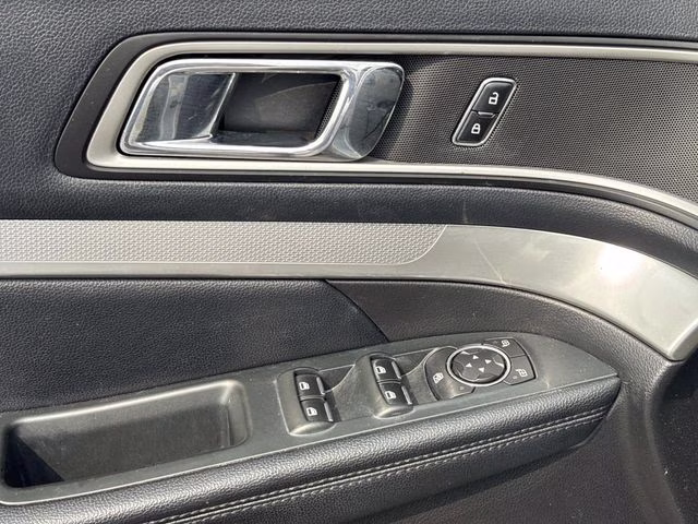 2016 Ingot Silver Ford Explorer XLT FWD SUV