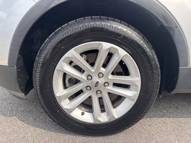 2016 Ingot Silver Ford Explorer XLT FWD SUV