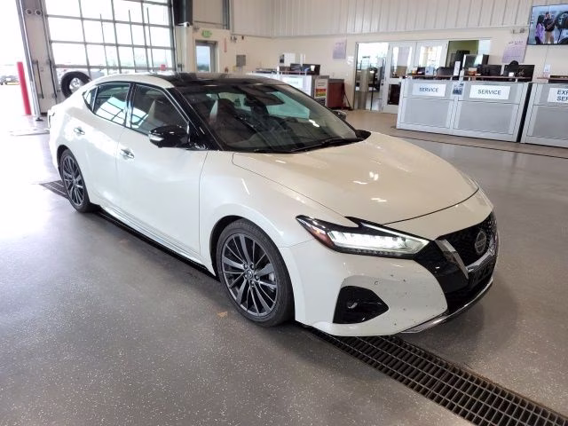 2019 Pearl White Tricoat Nissan Maxima Platinum FWD Sedan