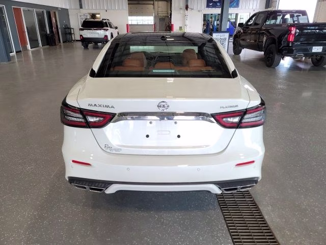 2019 Pearl White Tricoat Nissan Maxima Platinum FWD Sedan